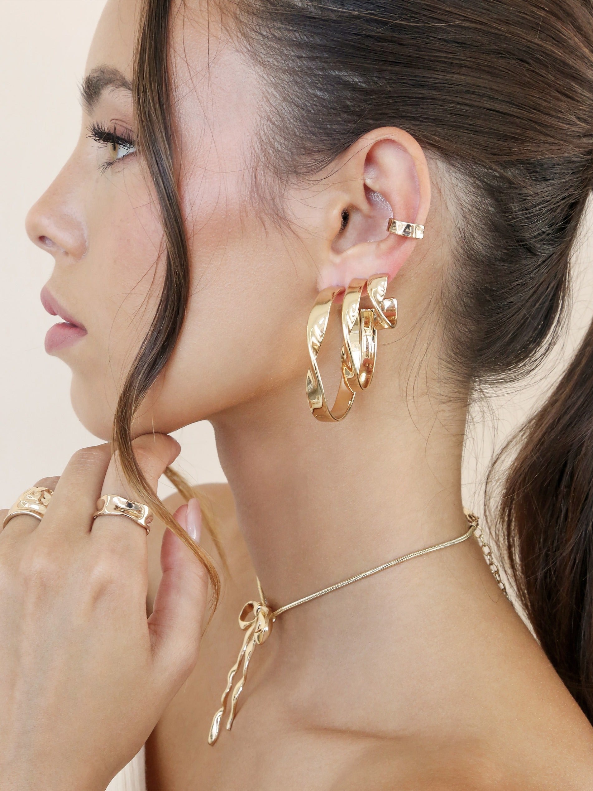 Heirloom Twist Medium Hoops-Vavasi