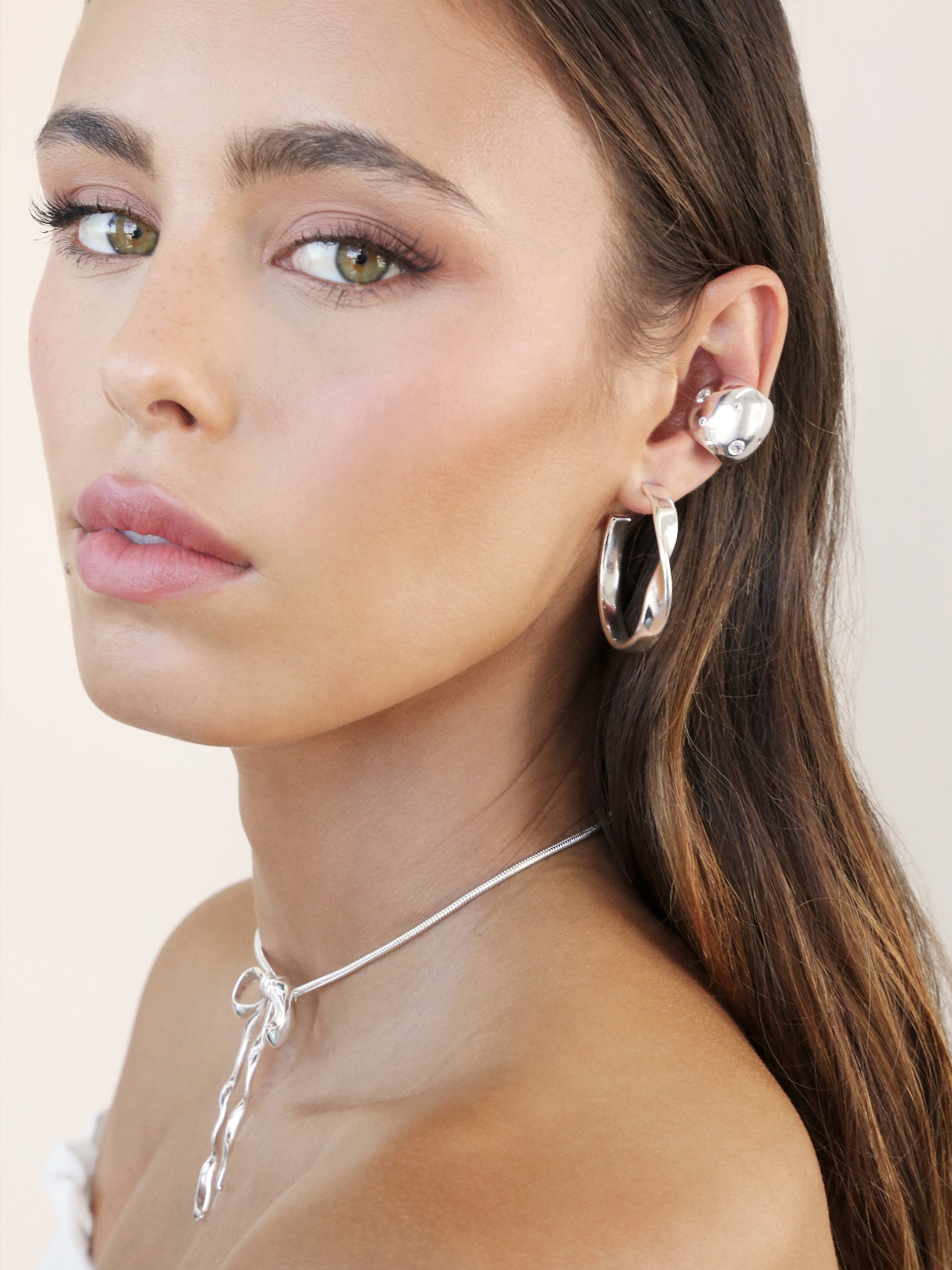 Heirloom Twist Medium Hoops-Vavasi