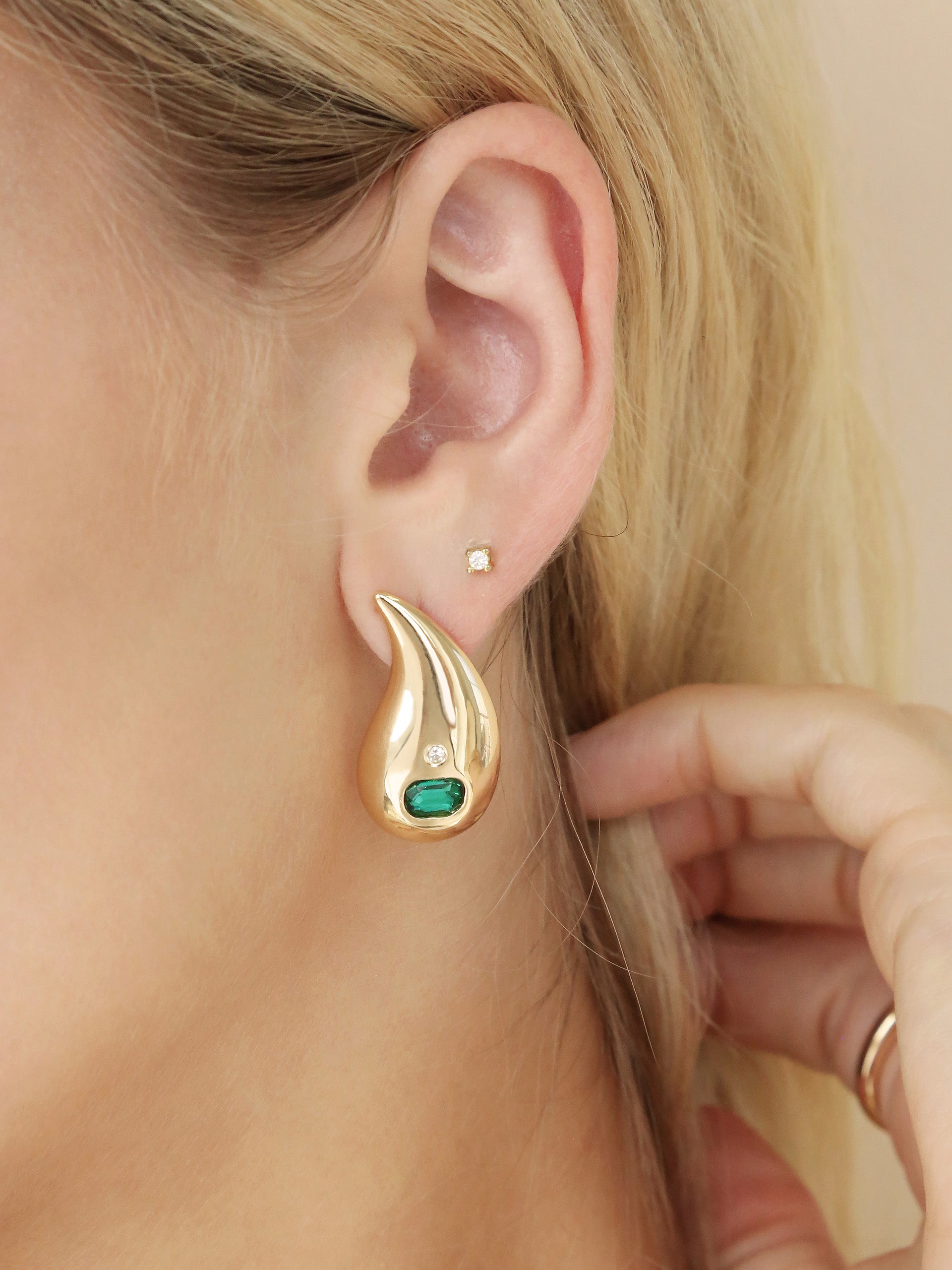Emerald Droplet Earrings-Vavasi