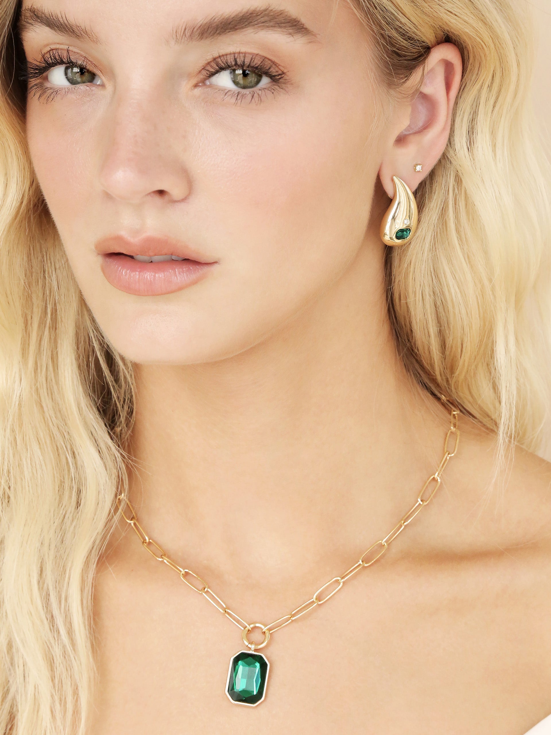 Emerald Droplet Earrings-Vavasi