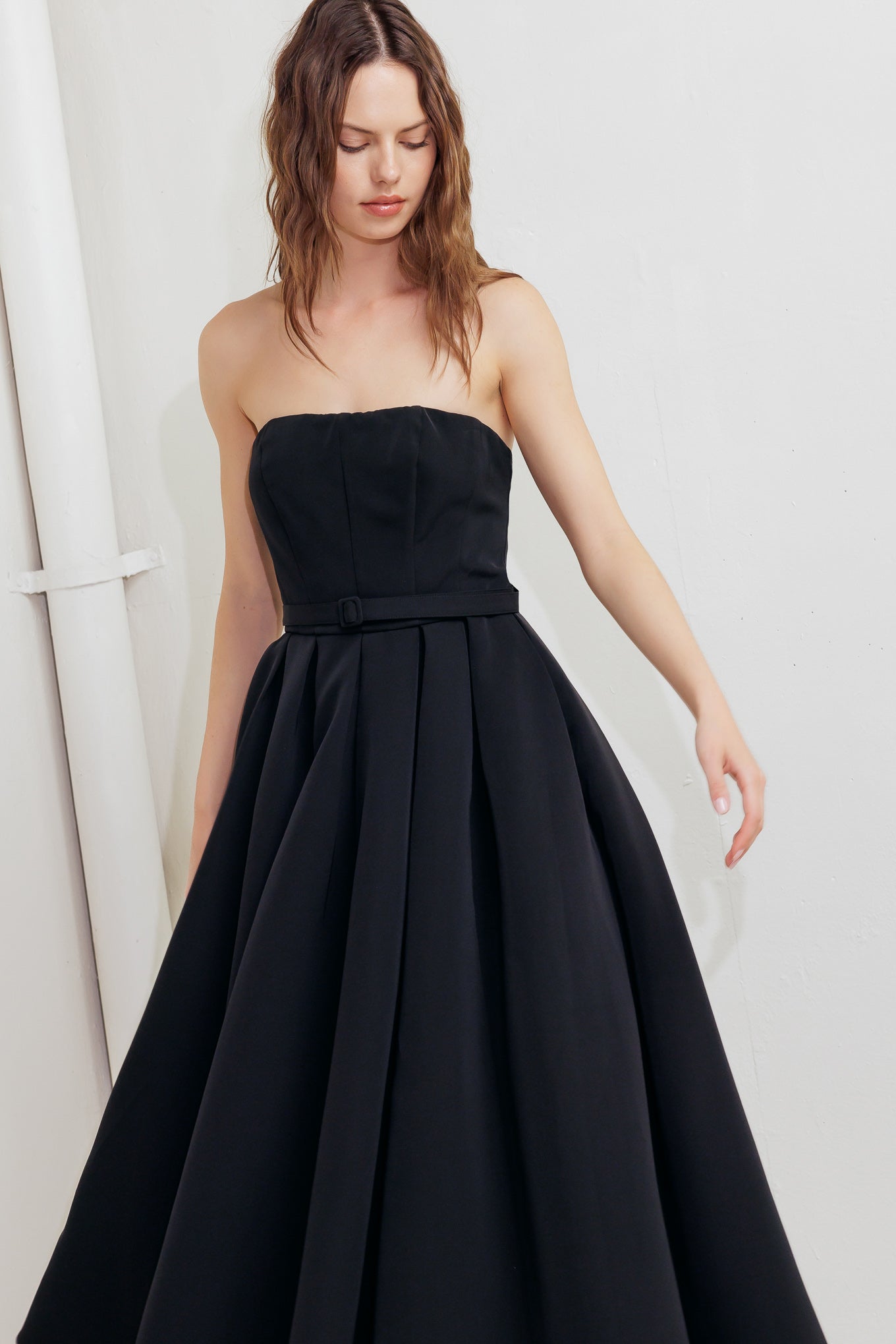 BLACK TIE MUSE STRAPLESS MIDI DRESS-Vavasi