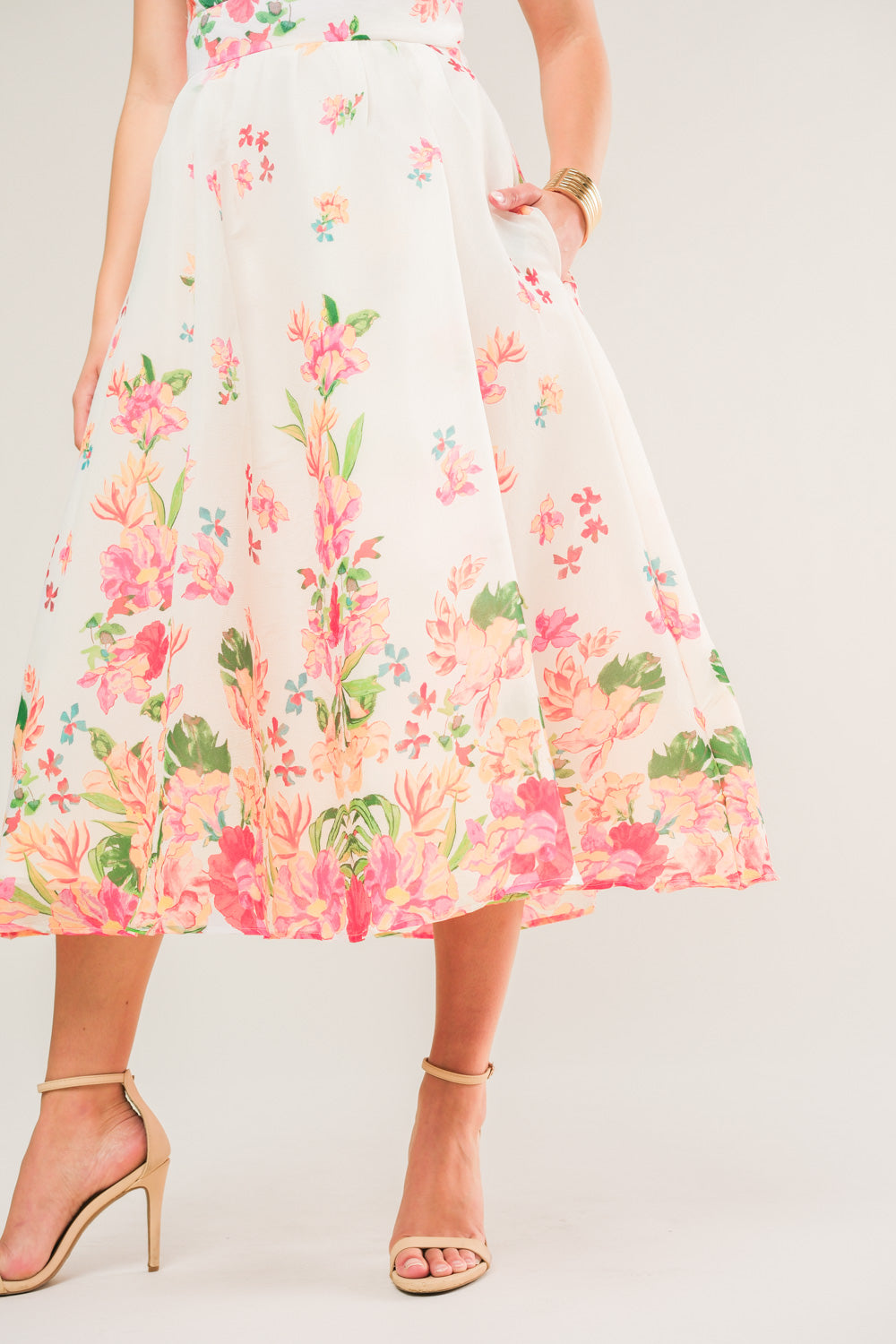 BRUNCH BOUQUET - STRAPLESS FLORAL MIDI DRESS-Vavasi