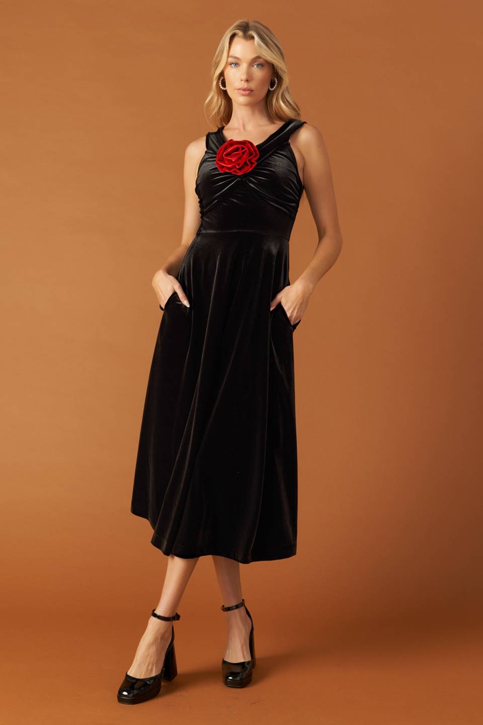 BE THERE FOR YOU VELVET MIDI DRESS-Vavasi