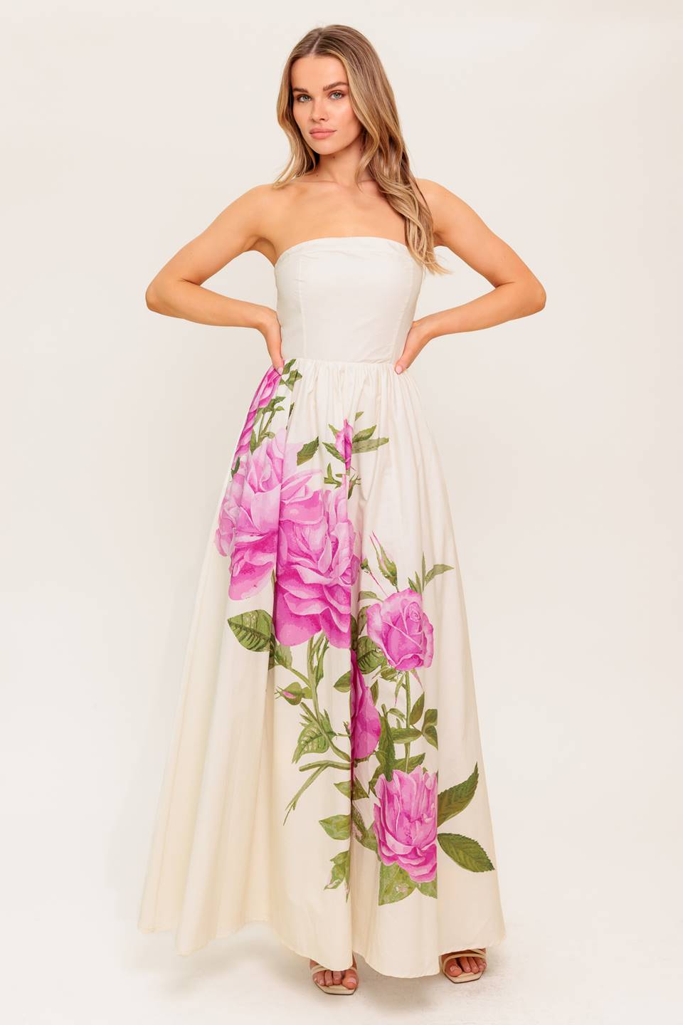 CAUGHT IN THE BREEZE STRAPLESS FLORAL MAXI DRESS-Vavasi