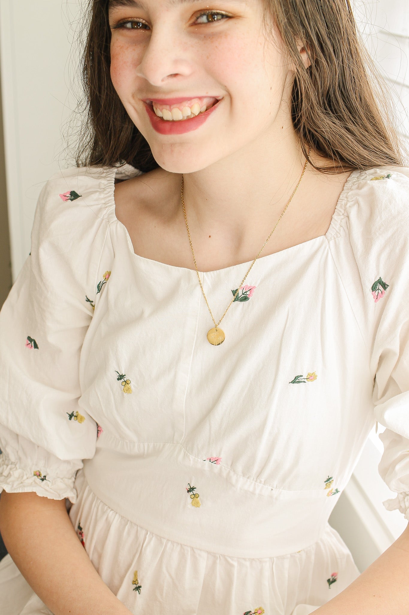 Birth Flower Necklace in Gold-Vavasi