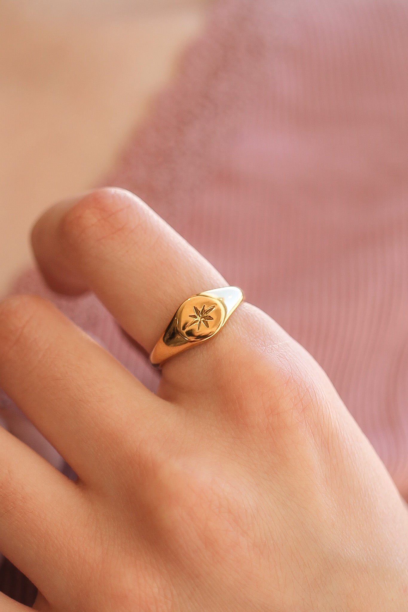 Estelle Ring in Gold-Vavasi