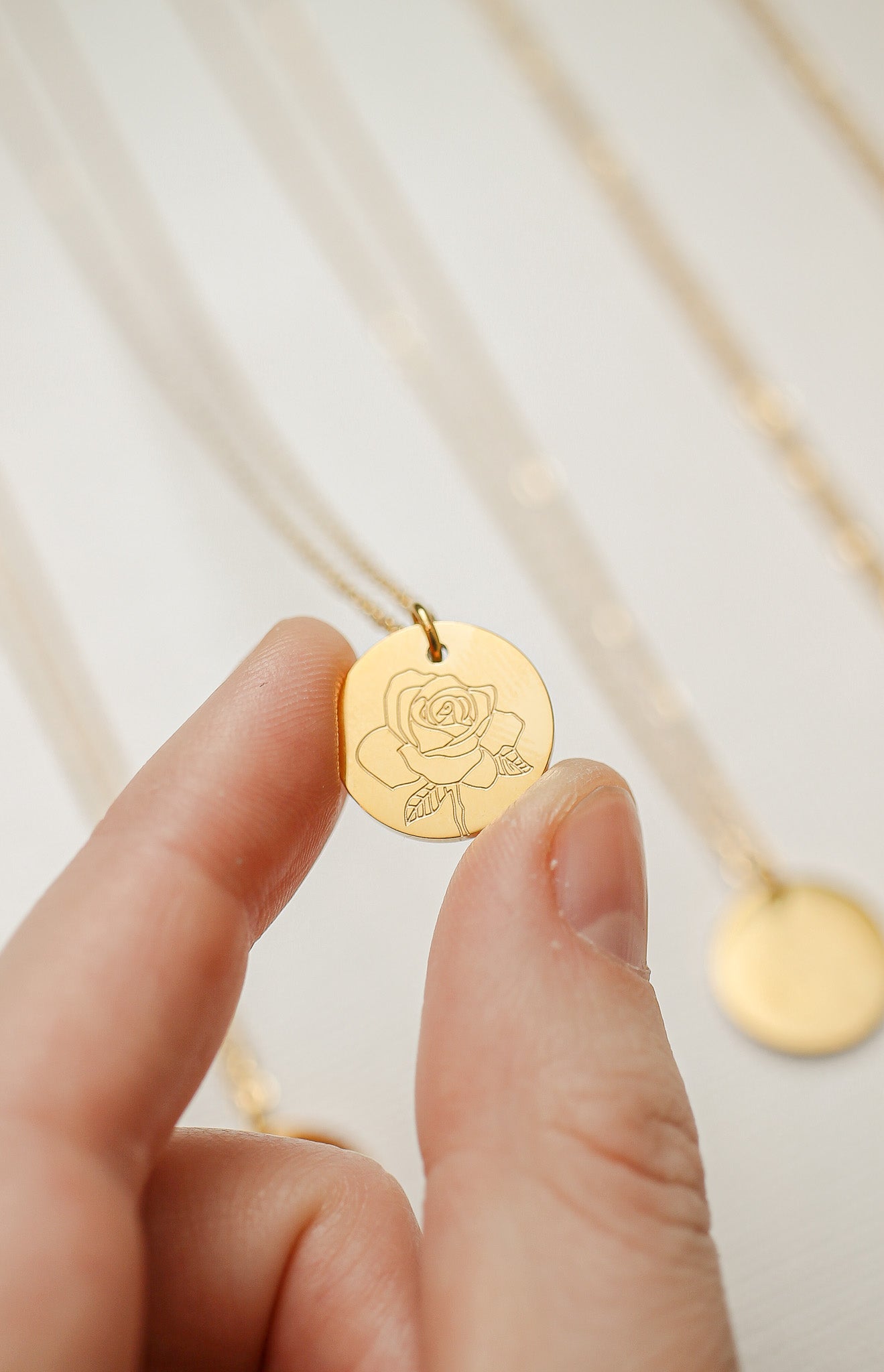 Birth Flower Necklace in Gold-Vavasi