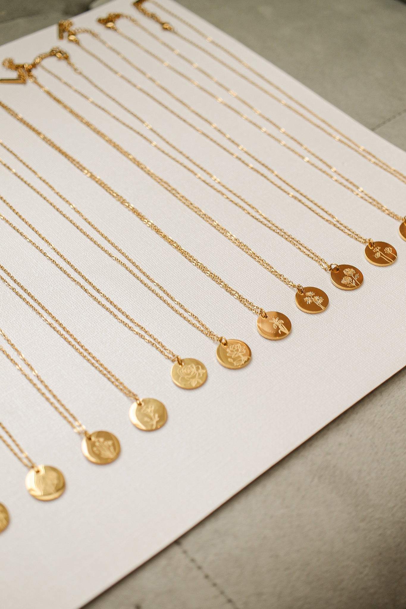 Birth Flower Necklace in Gold-Vavasi