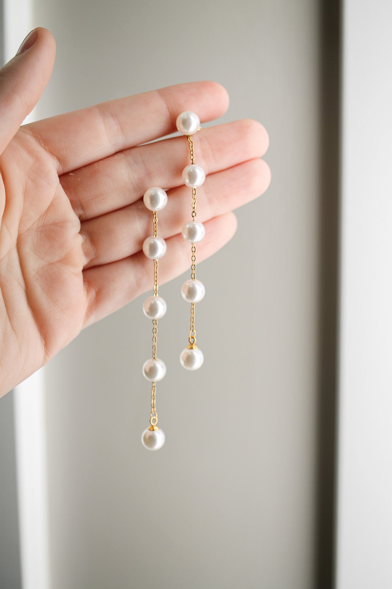 Emory Pearl Dangle in Gold-Vavasi
