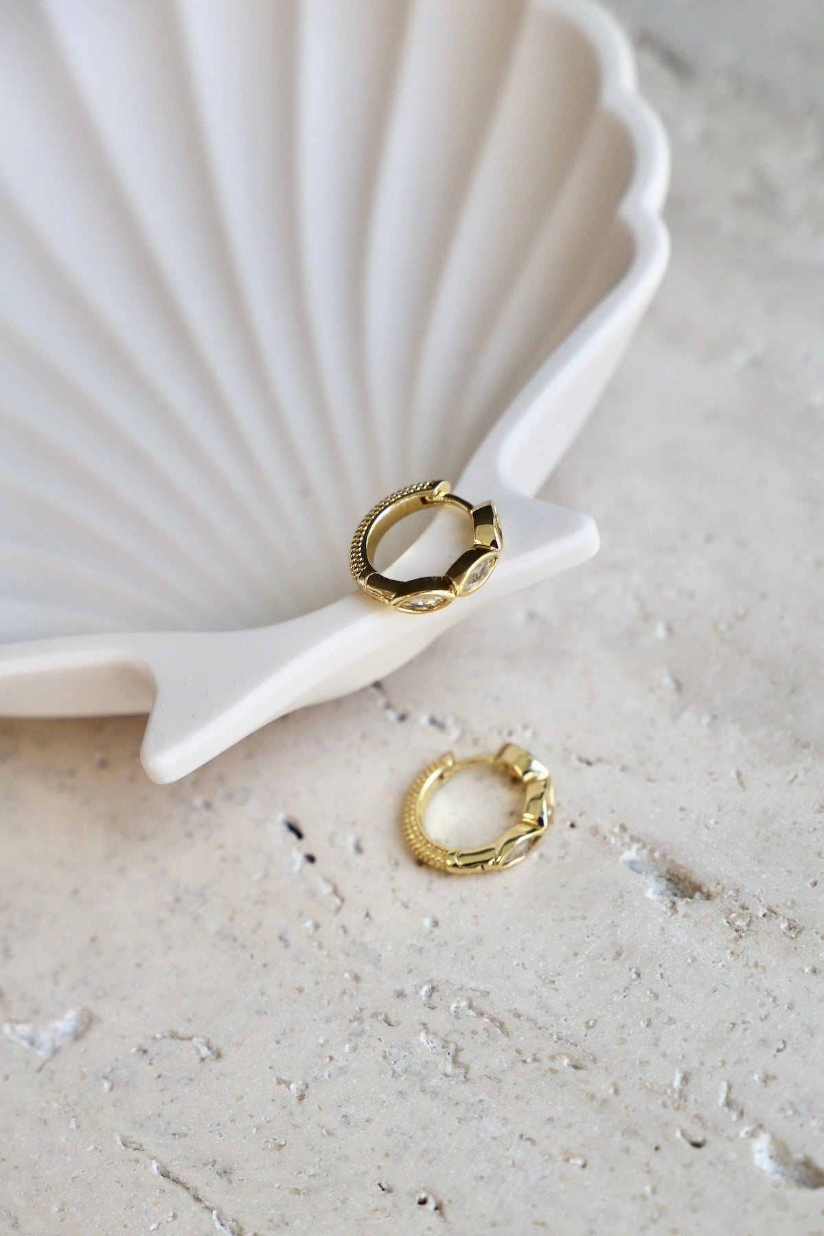 LACE AND TEXTURED HOOPS-Vavasi