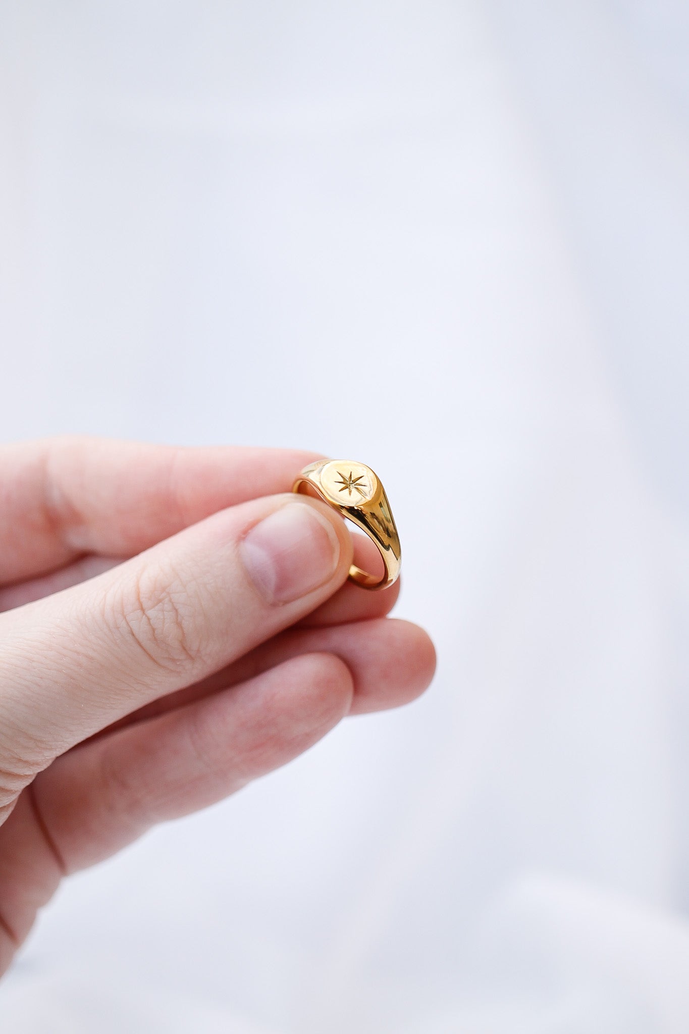 Estelle Ring in Gold-Vavasi