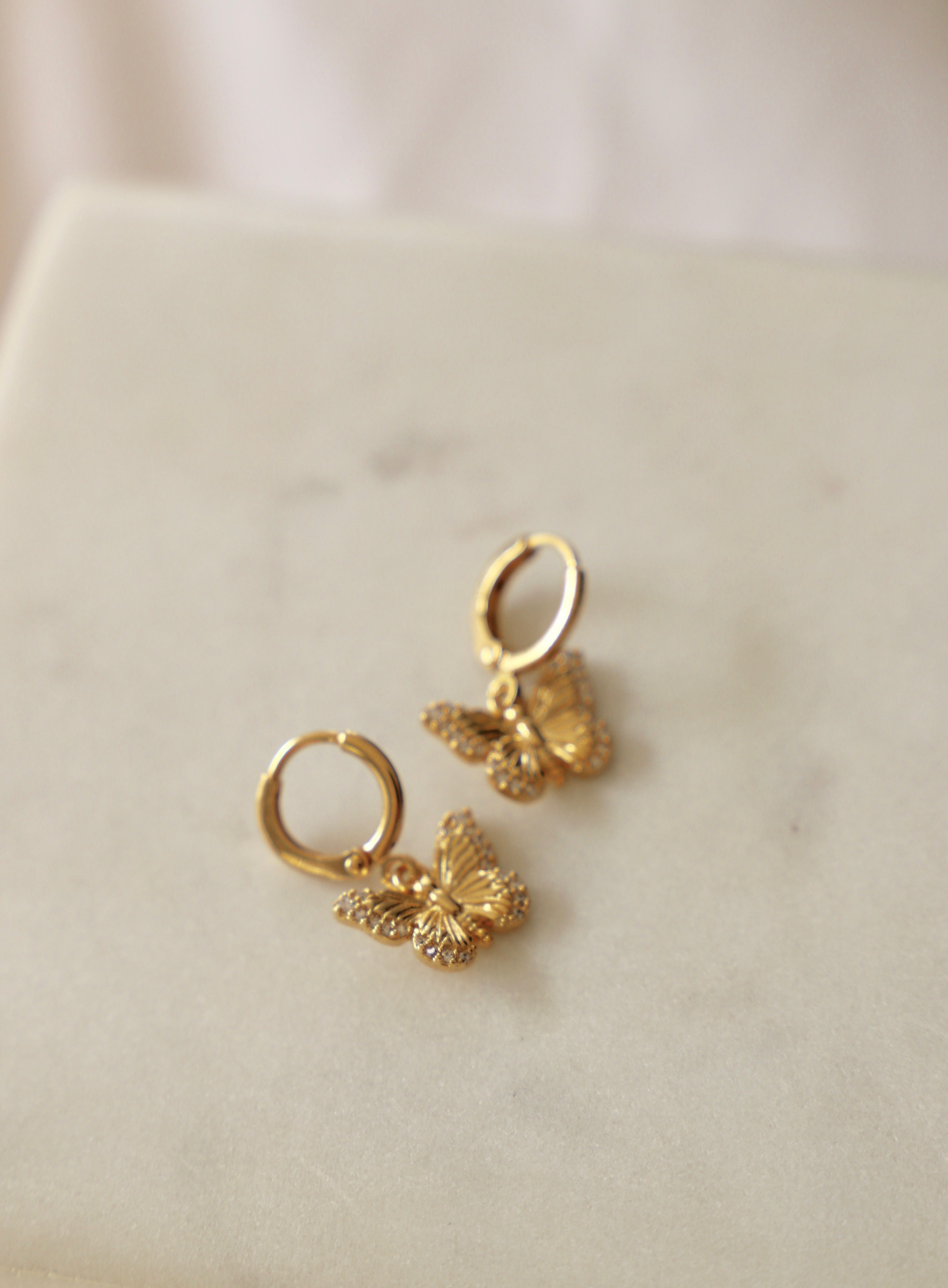 BUTTERFLY HUGGIE HOOP EARRINGS-Vavasi