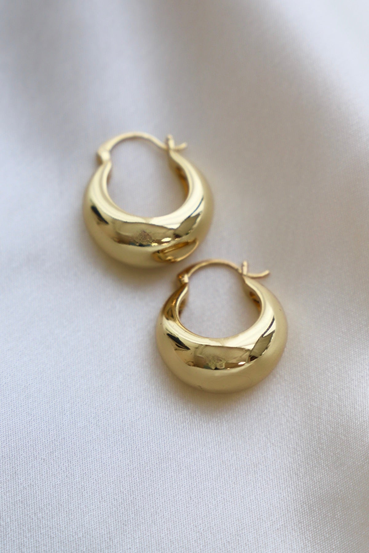 COCO CHUNKY HOOP EARRINGS-Vavasi