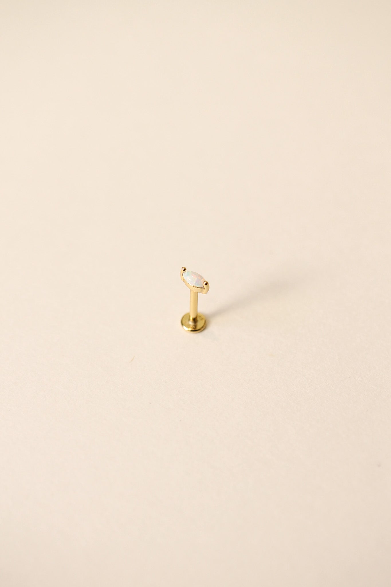 Eva Flat Back Stud-Vavasi