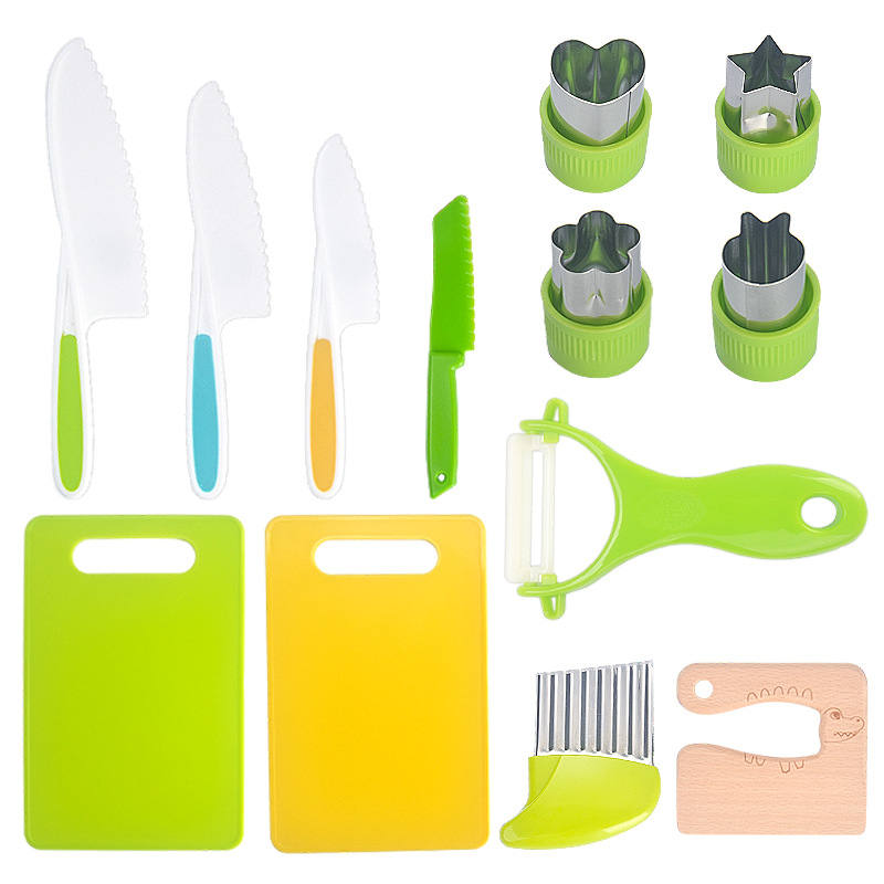 Montessori Kitchen Tools Toy (13 Pieces)