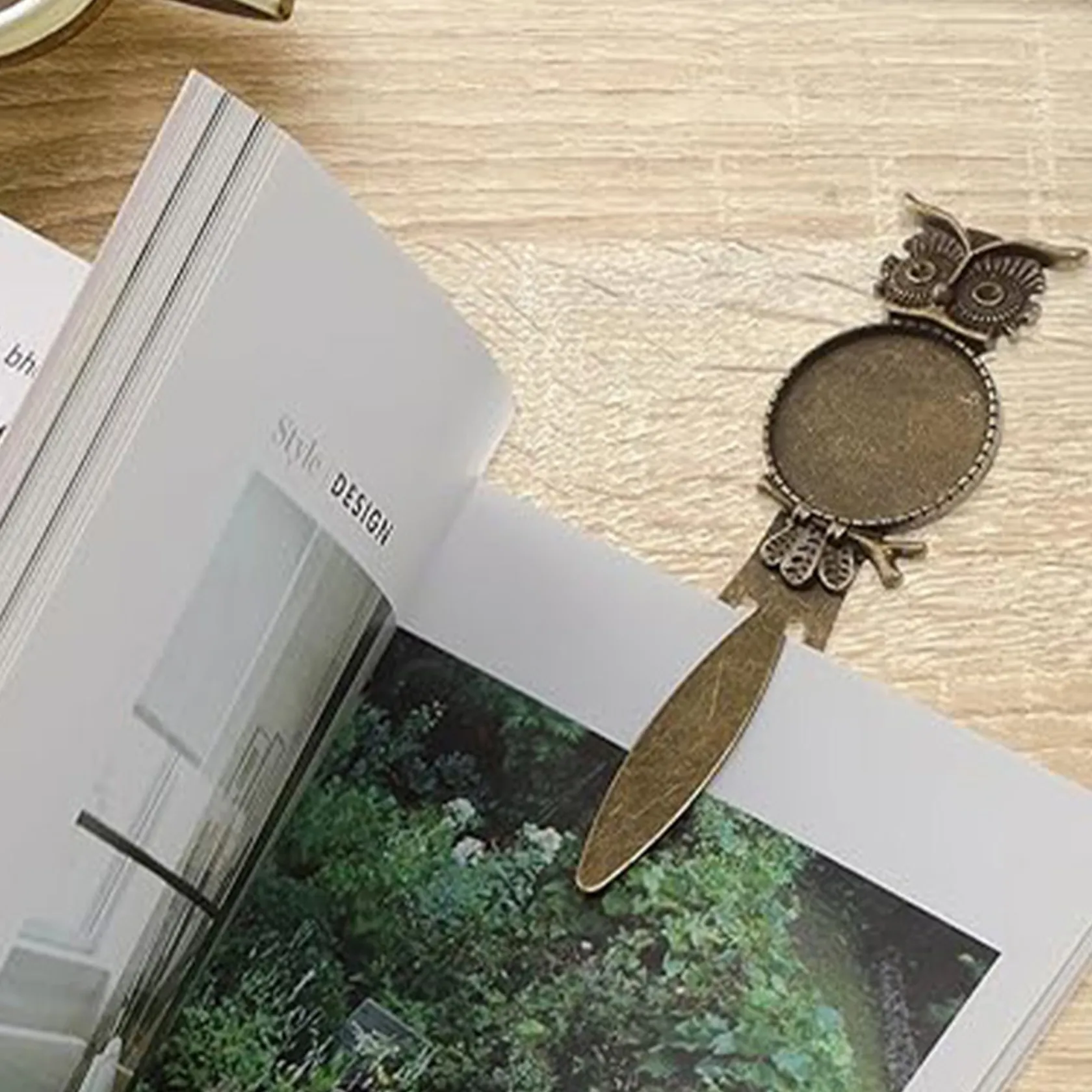 Vintage Owl Photo Page Holder