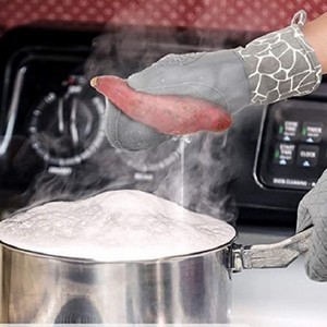 Snowflake Silicone Oven Mitt