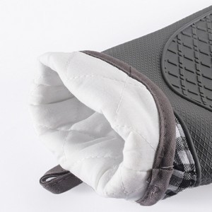 Snowflake Silicone Oven Mitt