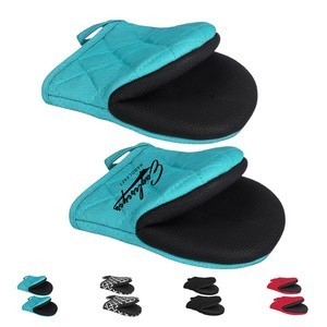 Textured Honeycomb Mitt