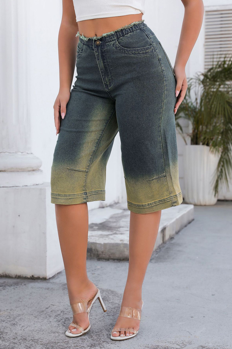 Fashionable Mid Rise Straight Leg Cropped Denim Jeans