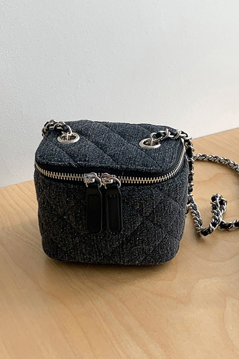 Women's Structured Quilted with Chain Box Bag