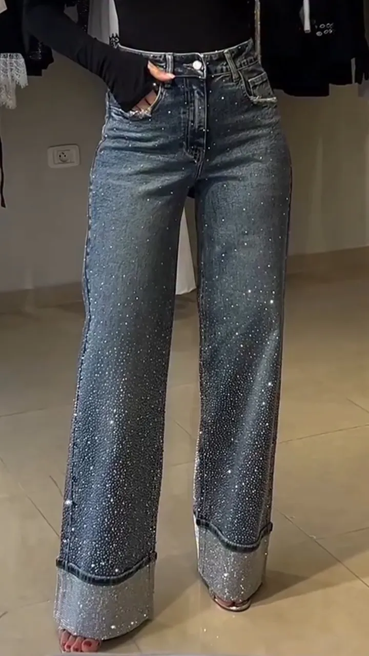 Women's Rolled-up Hem Jeans with Rhinestone Design