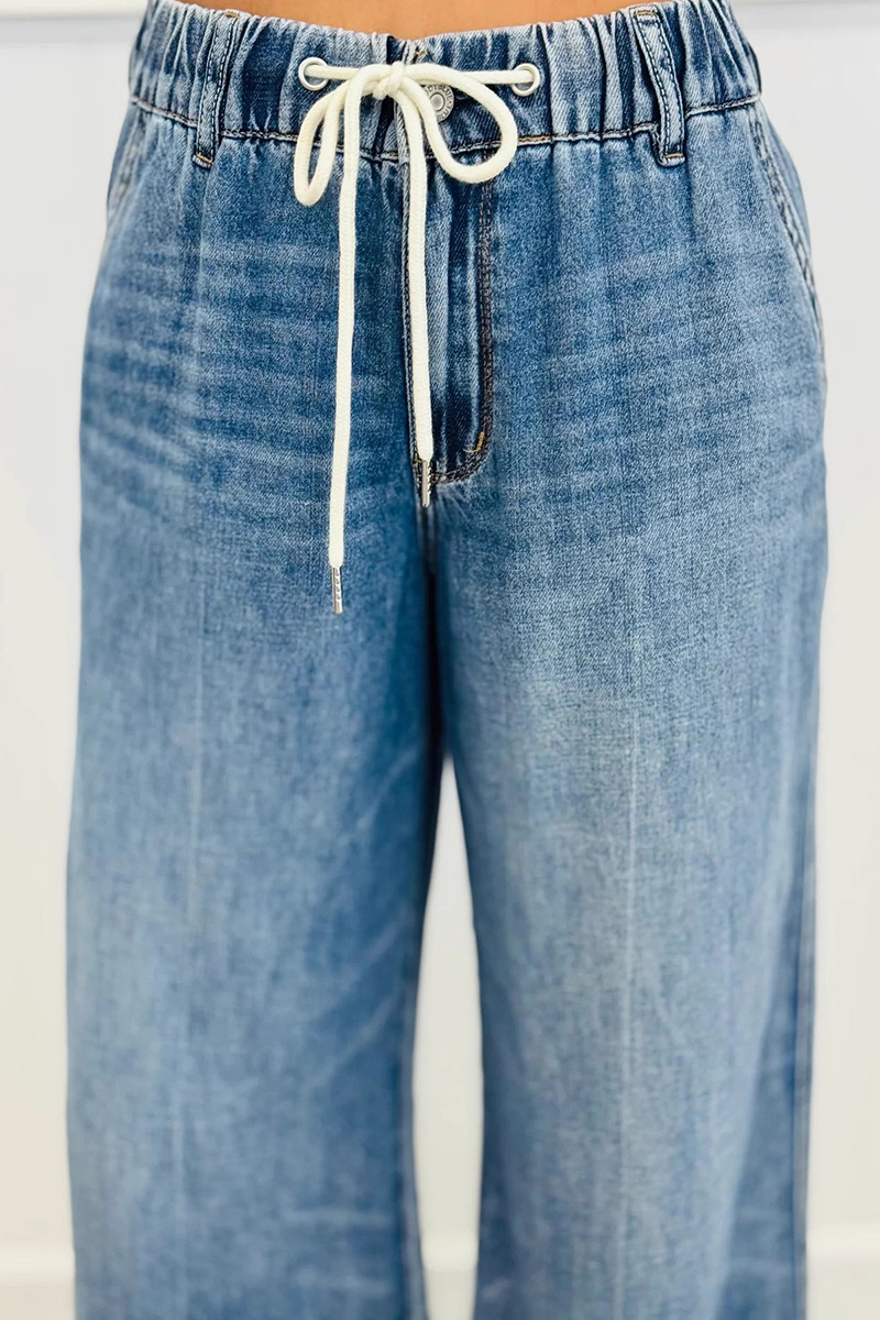 Stylish Ladies' Soft Stretch Wide-Leg Jeans