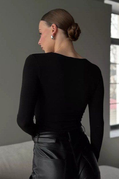 Women's Elegant Cross-Front Twist Knit Long-Sleeve Top