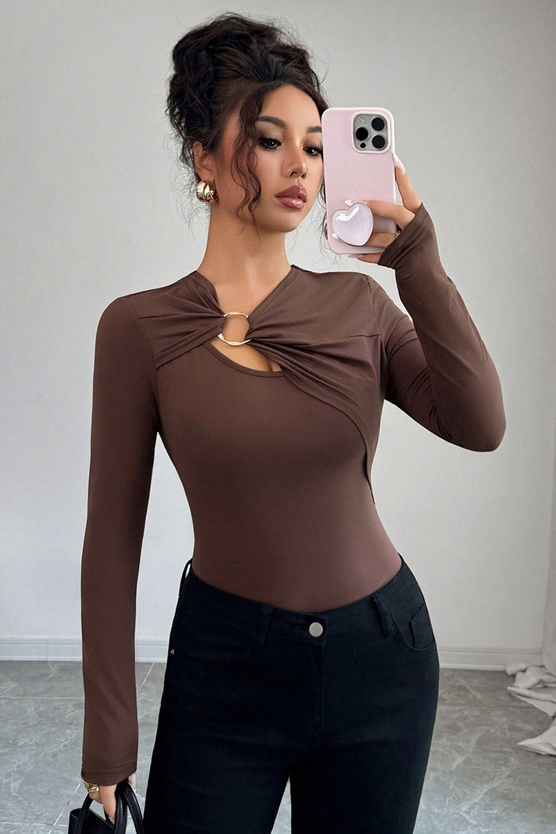 Lady's Asymmetric Hollow-Out Metal Decoration Top