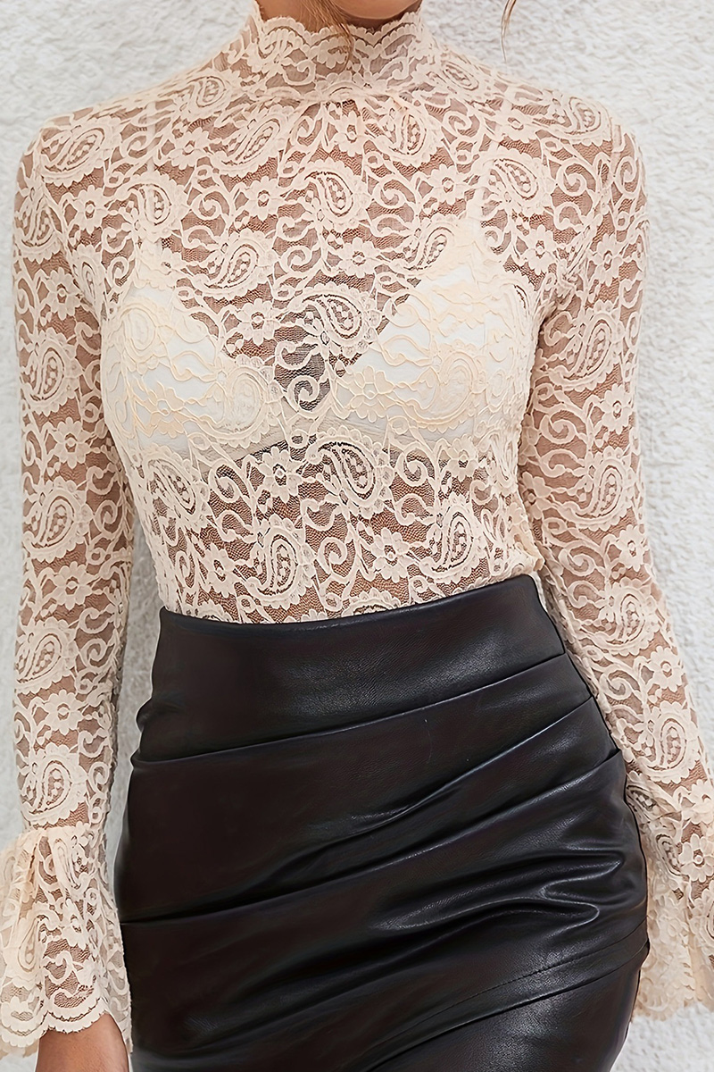 Lady Lace Slim-fit Flared Sleeve Top