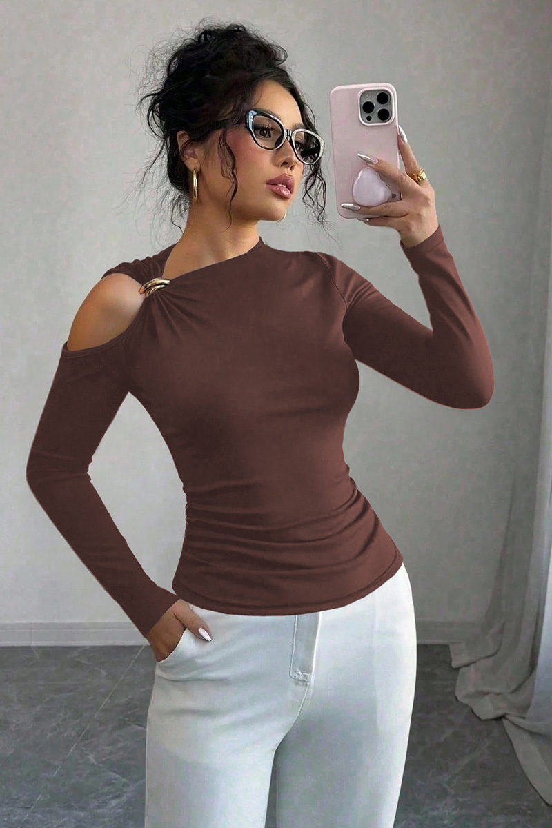 Lady's Asymmetric Neckline One-Shoulder Metal Decor Slim Top