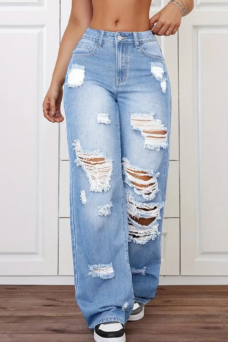 Distressed Wash Women's Ripped Jeans with Vintage Appeal