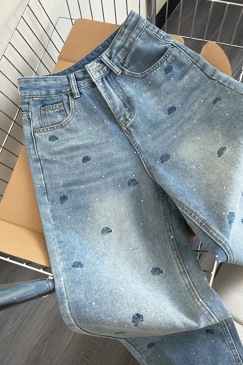 Women' s Vintage Blue Rose Embroidered Rhinestone Jeans