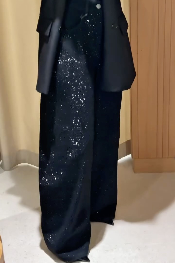 Ladies' Effortless Glam Sequin Jeans