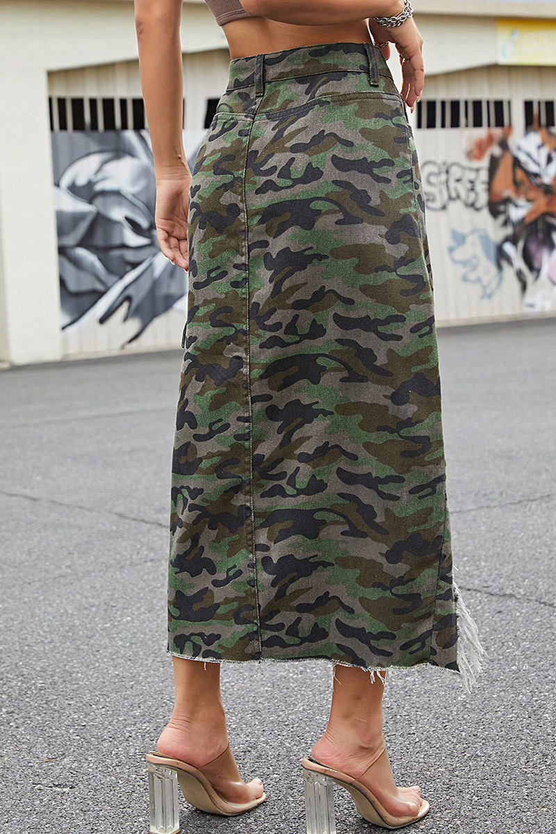 Women's Relaxed Fit Raw Hem Denim Maxi Skirt