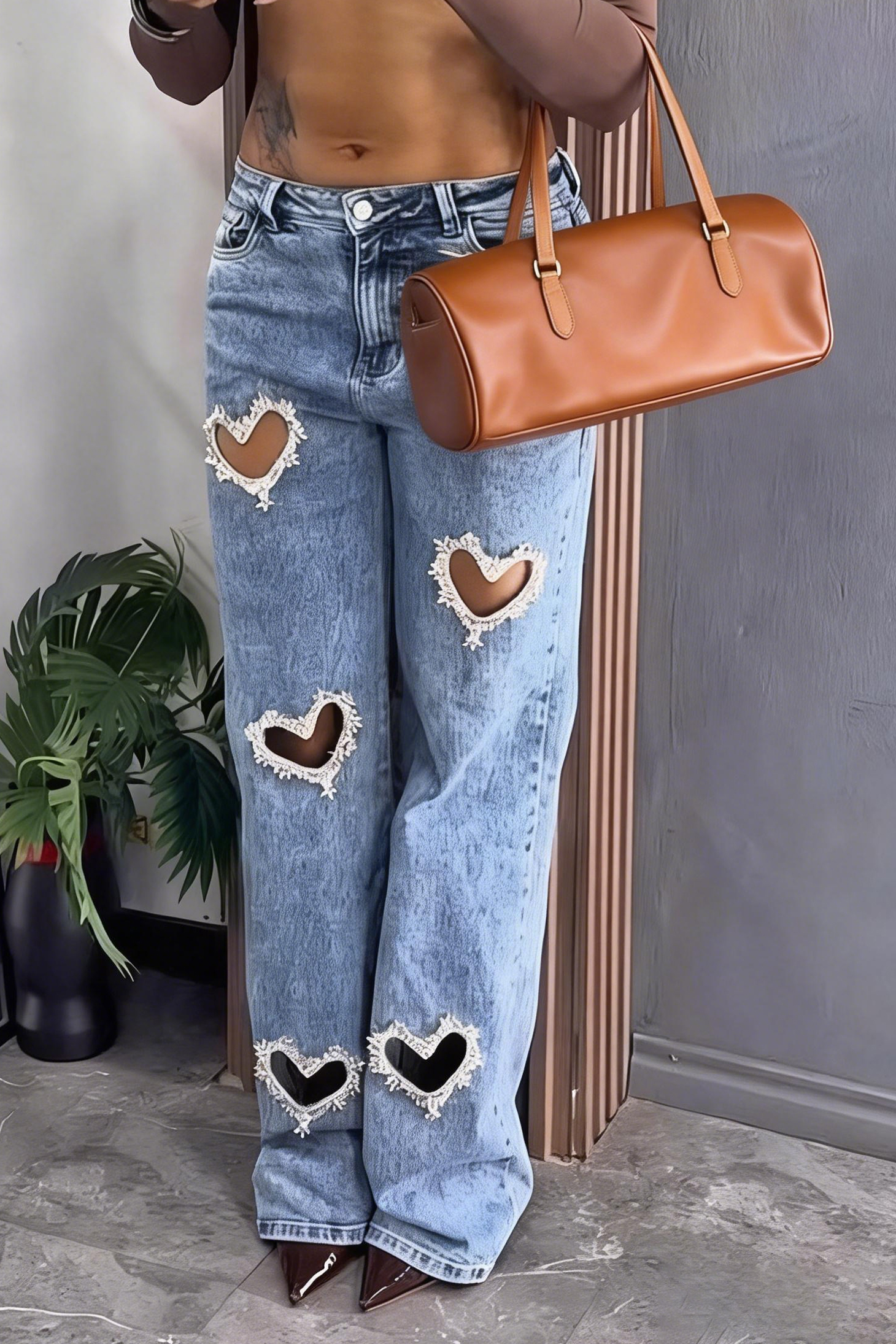 Women's Fashion Heart-shaped Rhinestone Cut-out Washed Jeans