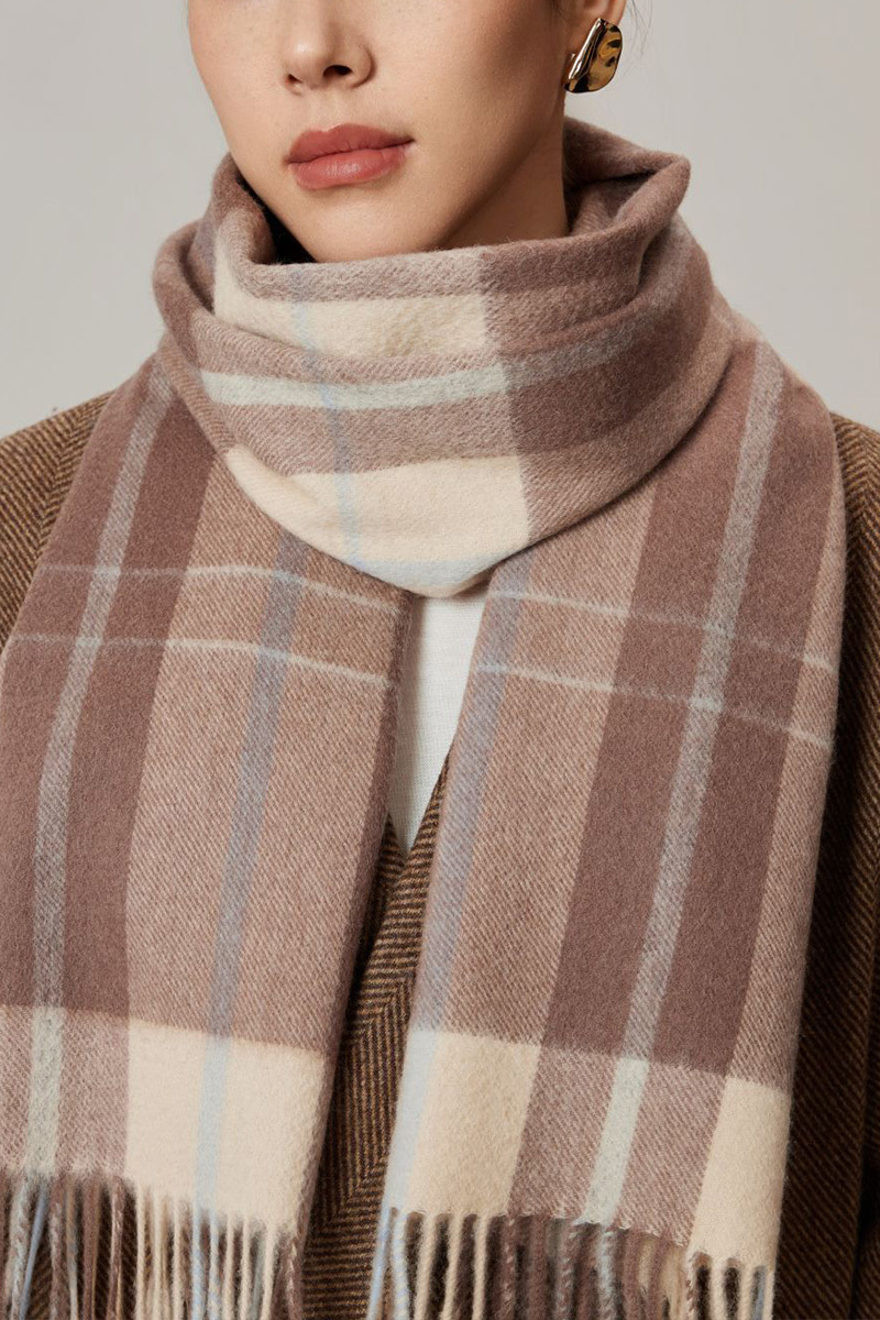 Women's Checkered Wool Scarf With Fringe