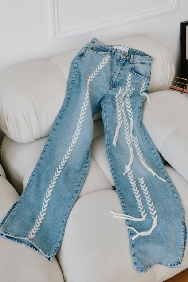 Casual Designer Woven Detail Slit Hem Jeans