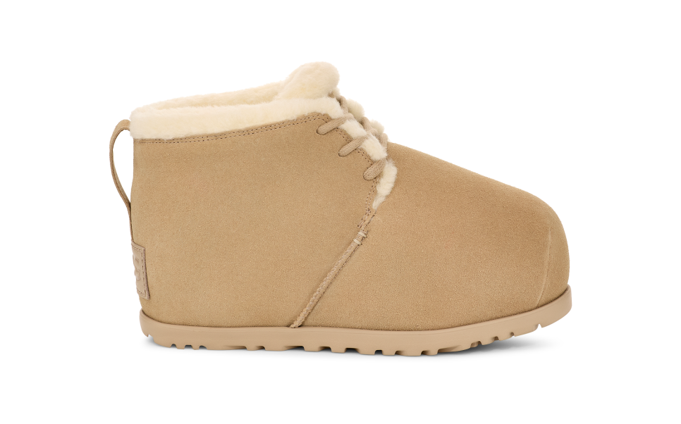 Women's Pumped Lace Up