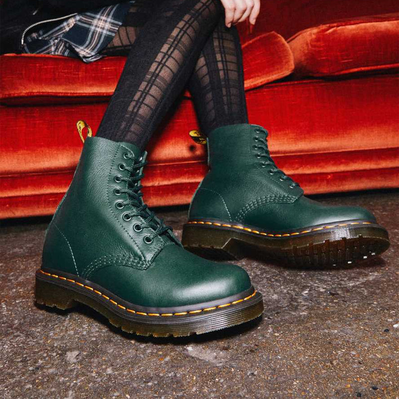 (WMNS) Dr. mtthhartens 1460 Green 26902328