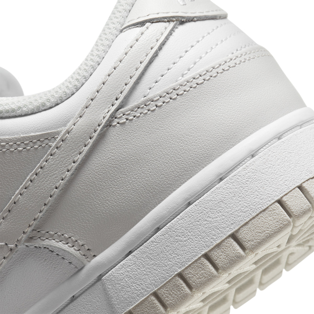 Dunk Low Retro 'Photon Dust'