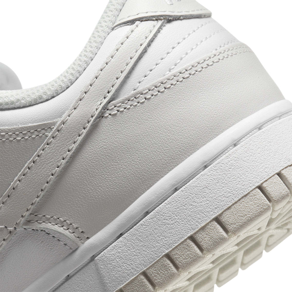 Dunk Low Retro 'Photon Dust'
