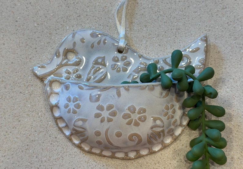 Bird Shaped Air Plant Wall Pocket / Small Wall Vase Planter Holder / Cute Ceramics Decor nClay, Air Fern - 3 1/2" x 5” Msg w/color request
