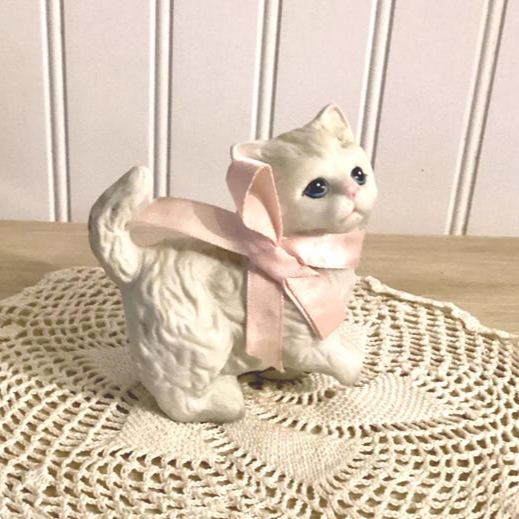 Vintage  White Persian Cat Ceramic Figurine