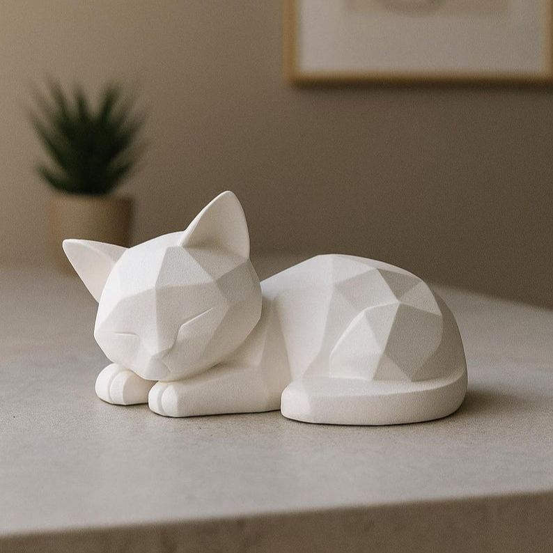 3D Printed Low Poly Cat Sculpture: Modern Minimalist Decor