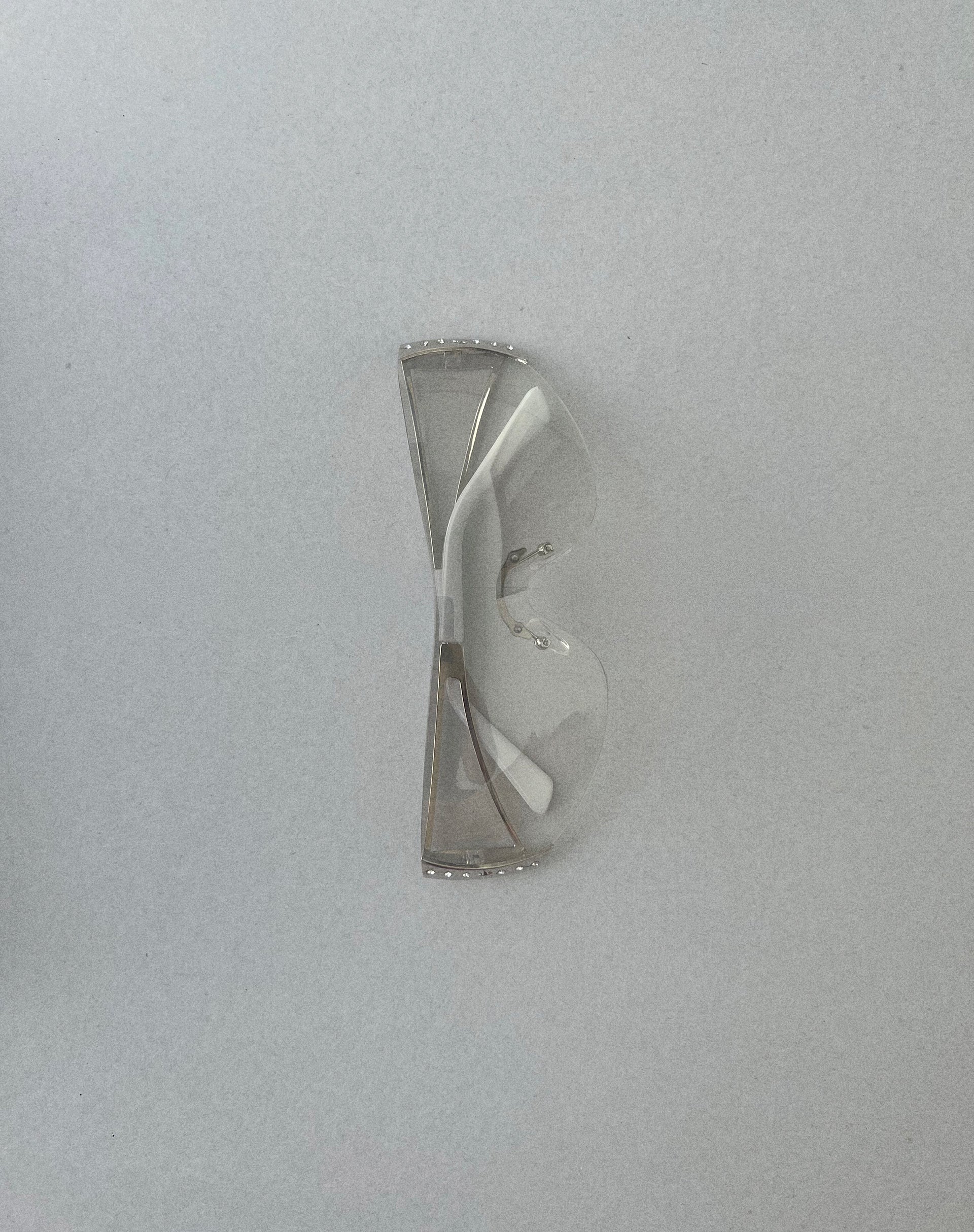 Adley Oversized Sunglasses in White-Nico Sky