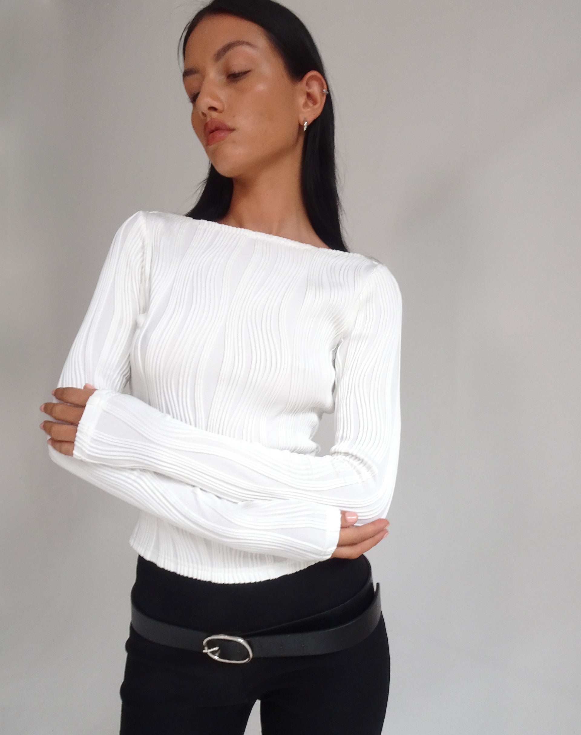 Amabon Long Sleeve Crop Top in Crinkle White-Nico Sky
