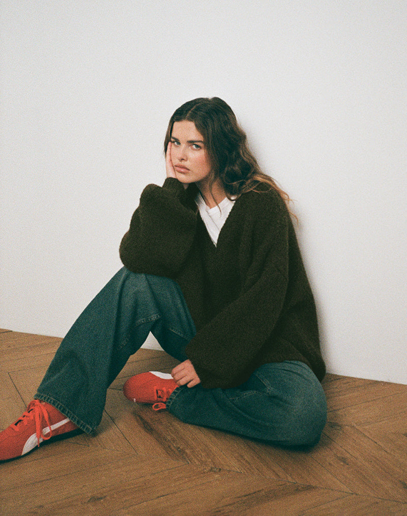 Asato Chunky V Neck Jumper in Brushed Khaki-Nico Sky