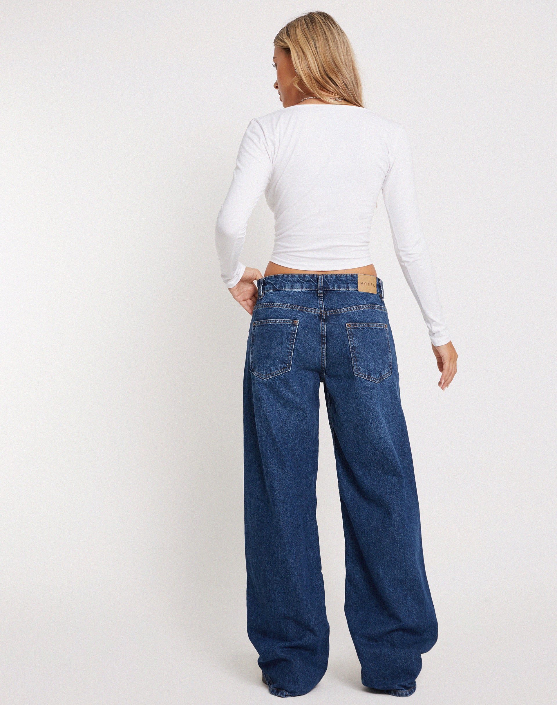 Bonlo Long Sleeve Top in White-Nico Sky