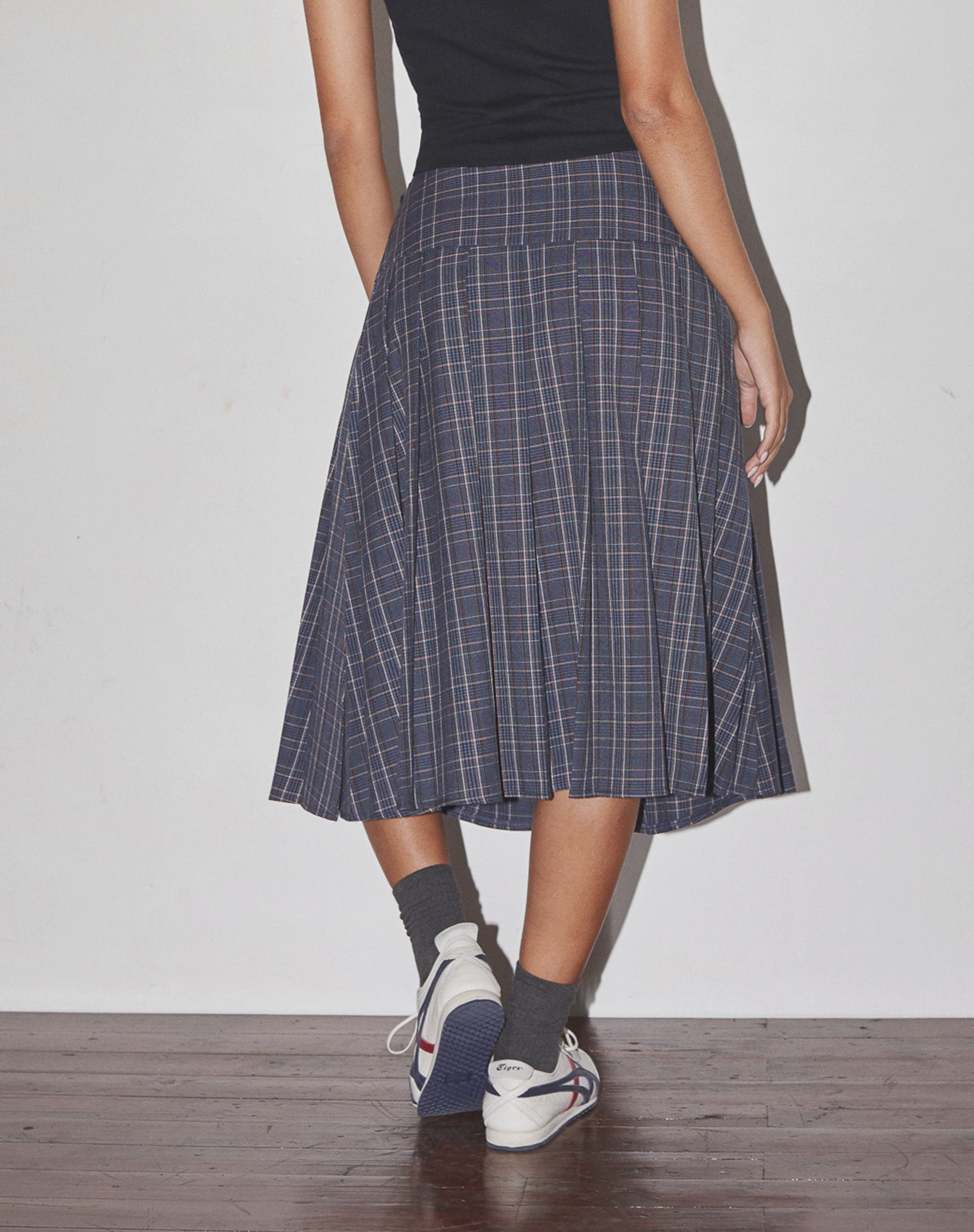 Catelyn Pleated Midi Skirt in Navy Check-Nico Sky